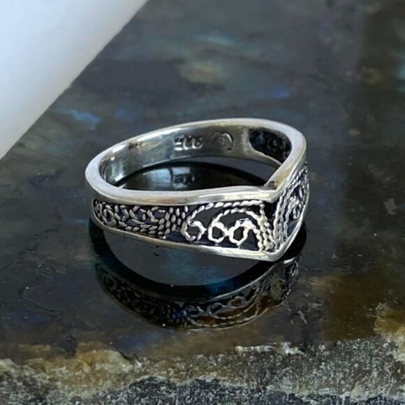 VTG Sterling Silver 925 Filigree V Shaped Chevron Band Wishbone Ring Size 5.75 - Picture 4 of 16